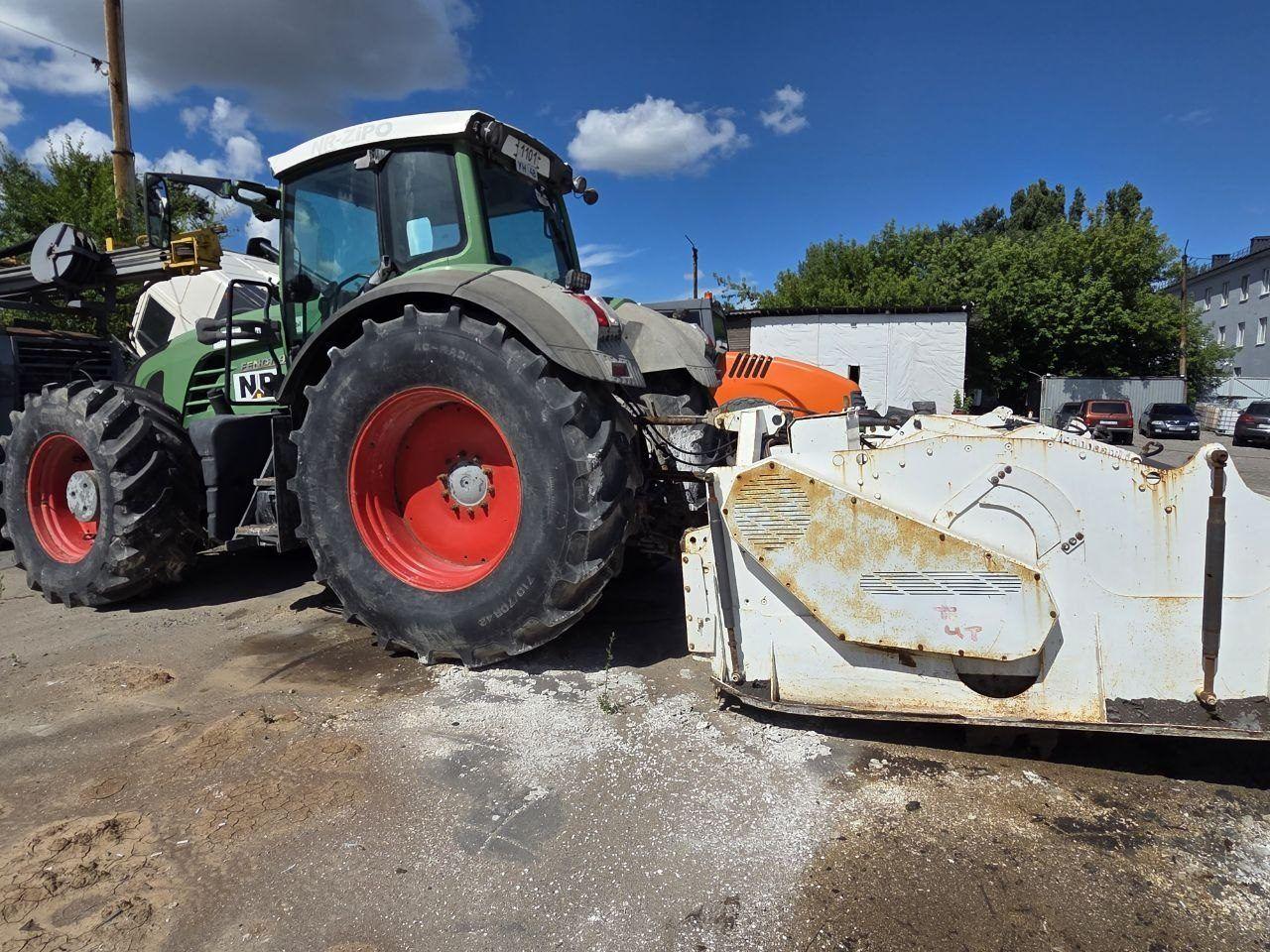 Фреза-ресайклер Wirtgen WR 2500 на тракторе Fendt 936